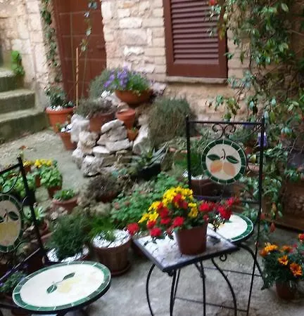 Il Castello Di Collepino